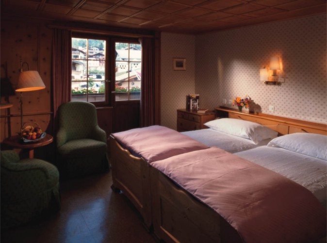 Chesa_Grischuna_Zimmer_2