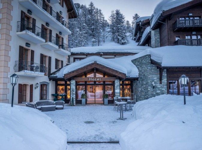 Aussenansicht_Riffelalp_Winter_Neu_1