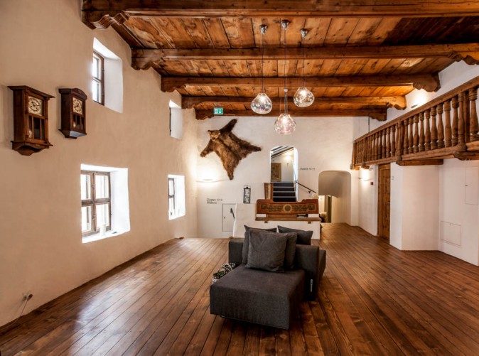 Guarda_Val_Chasa_Doess