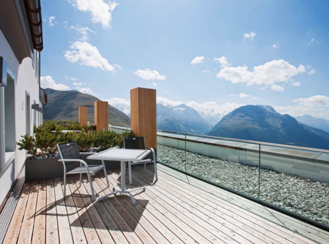 Muottas_Muragl_Zimmer_Terrasse
