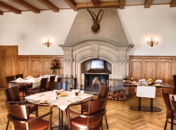 8_Restaurant_Cheminee_Saal