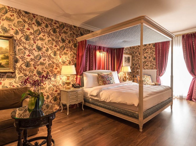 Chateau_Guetsch_SuiteQueenVictoria2