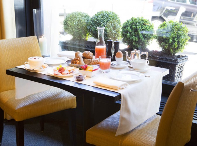 2_Ambassador_Restaurant1