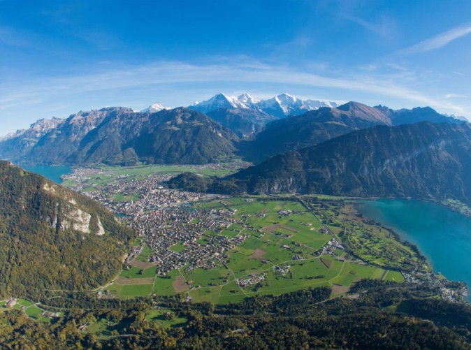 7_Interlaken_Sommer_Luftbild