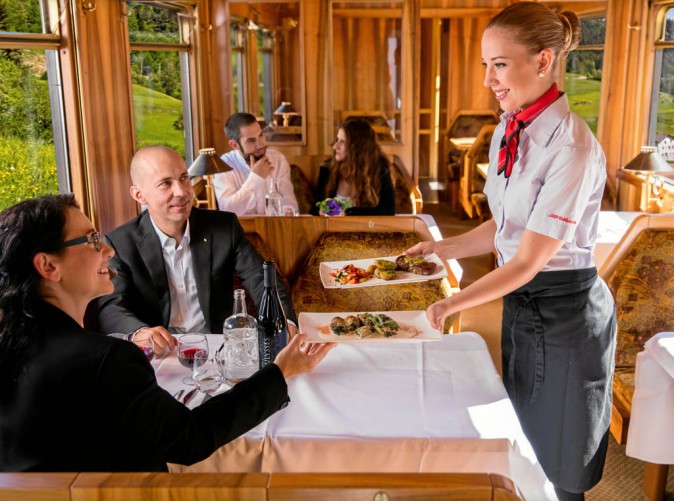 5_Gourmino_RHB_Speisewaggon_Sommer