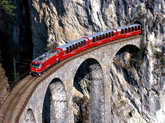 1_Teaser_Bernina_Express_11_RHB