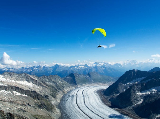 093_Gleitschirm_Aletschgletscher_AletschArena_UrsHaari