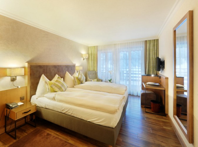 DZ_Economy_Eiger_Kirchbühl_-_Schoene_Aussichten_Touristik