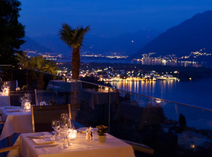 011_Ascona_Schoene_Aussichten_Touristik_Benvenuti_CasaBerno_RestaurantAussicht_Abend