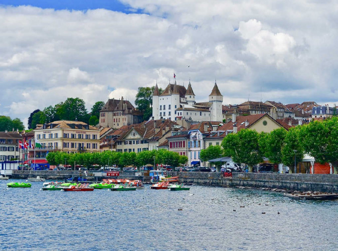 0030_nyon-3259419_1280
