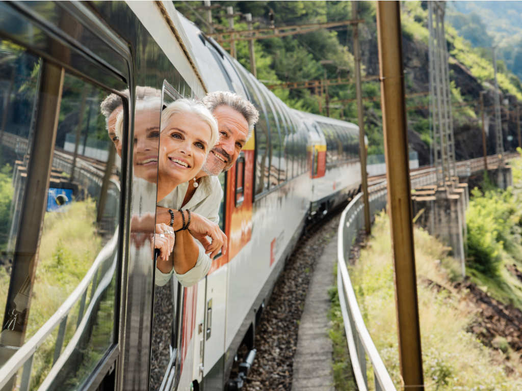 2 Gotthard Panorama Express Schoene Aussichten Touristik Aussicht aus dem Fotowagen ©SBB CFF FFS