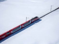 Winterbahnland Schweiz in Panoramazügen